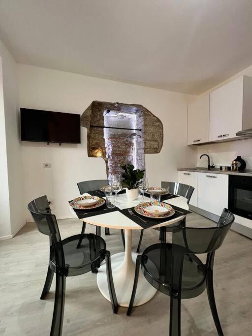 History Luxury Central Apartment By Revenue House Como Buitenkant foto